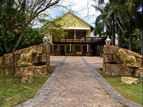 Lalapanzi Guest House - Saint Lucia - Building