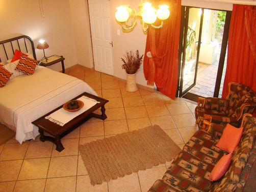 Lalapanzi Guest House - Saint Lucia - Bedroom