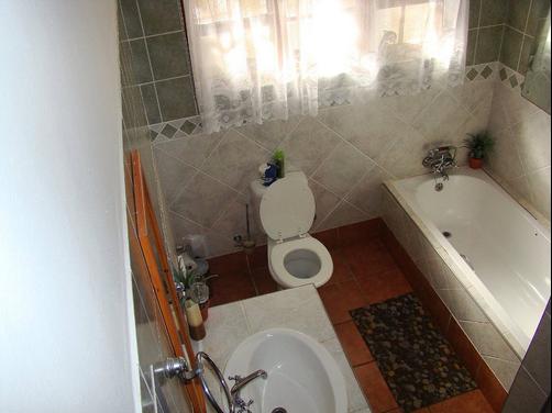 Lalapanzi Guest House - Saint Lucia - Bathroom