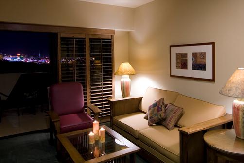 Cancun Resort - Las Vegas - Living room
