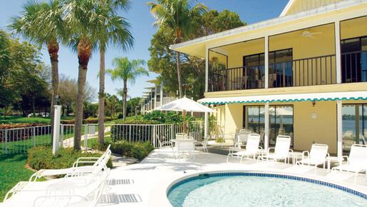 Charter Club of Naples Bay - Naples - Pool