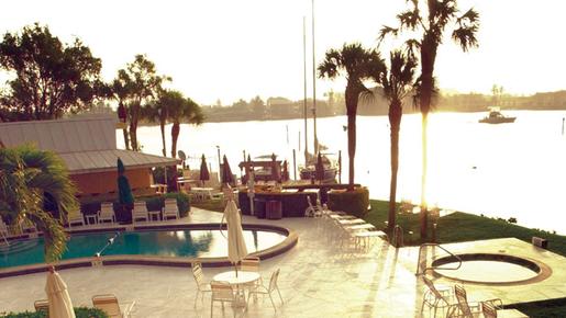Charter Club of Naples Bay - Naples - Pool