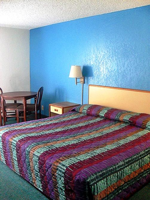 Motel 6 Norcross GA - Norcross - Bedroom
