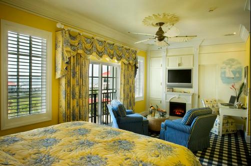 Charleston Harbor Resort and Marina - Mount Pleasant - Bedroom