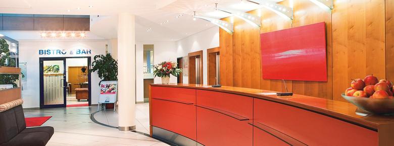 Intercityhotel Nürnberg - Nürnberg - Front desk