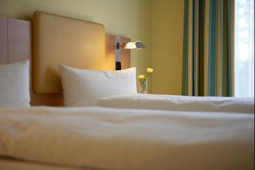InterCityHotel Düsseldorf - Dusseldorf - Bedroom