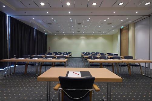 InterCityHotel Düsseldorf - Dusseldorf - Conference room