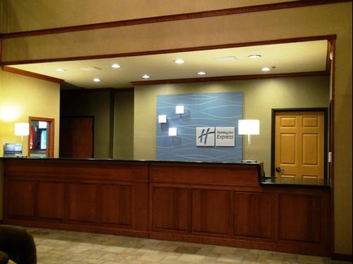 Holiday Inn Express & Suites Greenville - Greenville - Front desk