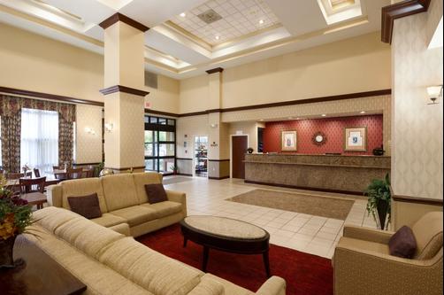 Ramada Suites Orlando Airport - Orlando - Lobby
