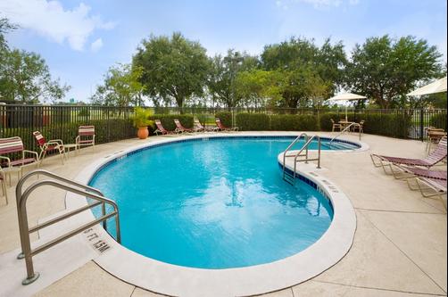 Ramada Suites Orlando Airport - Orlando - Pool