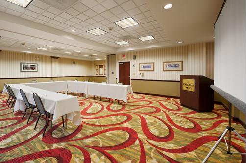 Ramada Suites Orlando Airport - Orlando - Conference room
