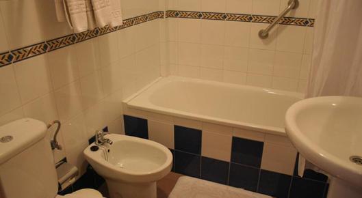 Apartamentos Andalucía - Nerja - Bathroom