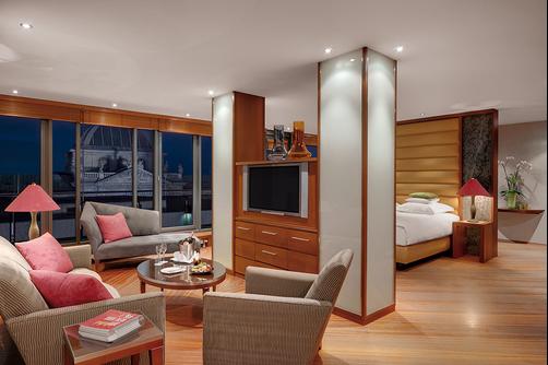 Anna Hotel - Munich - Front desk