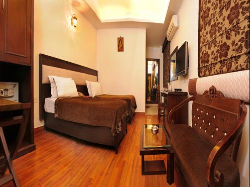 Clark Heights - New Delhi