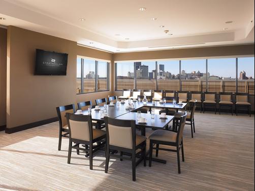 The Strathallan- a DoubleTree by Hilton - Rochester - Conference room