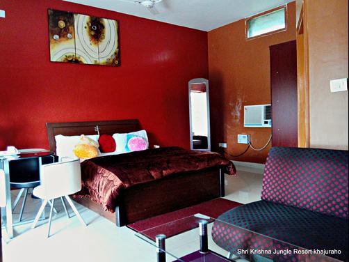 Shri Krishna Jungle Resort - Khajuraho - Living room