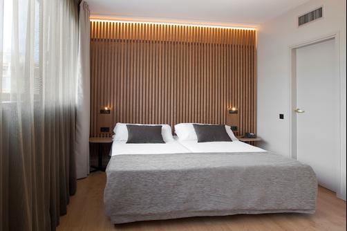 Aparthotel Atenea Barcelona - Barcelona - Bedroom
