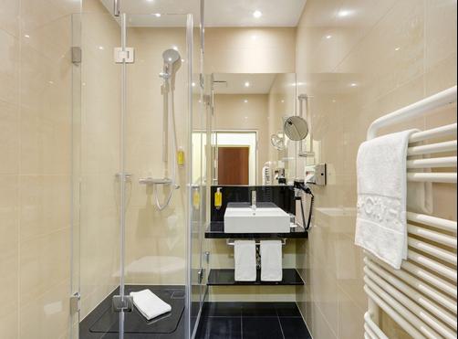 InterCityHotel München - Munich - Bathroom