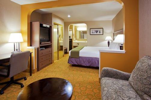 Atherton Park Inn and Suites - Redwood City - Bedroom