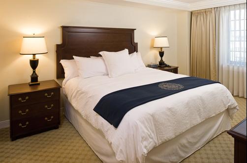 Morris Inn - South Bend - Bedroom