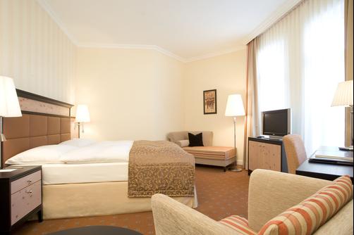 Steigenberger Grandhotel Belvédère - Davos - Bedroom