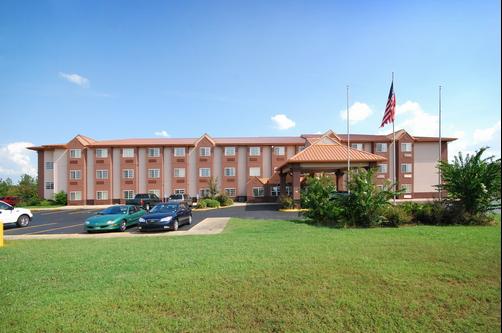 Econo Lodge Inn & Suites - Natchitoches - Building