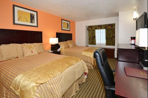 Econo Lodge Inn & Suites - Natchitoches - Bedroom