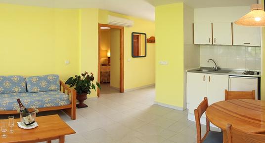Hotel Apartamentos Marina Playa - San Antonio de Portmany - Living room