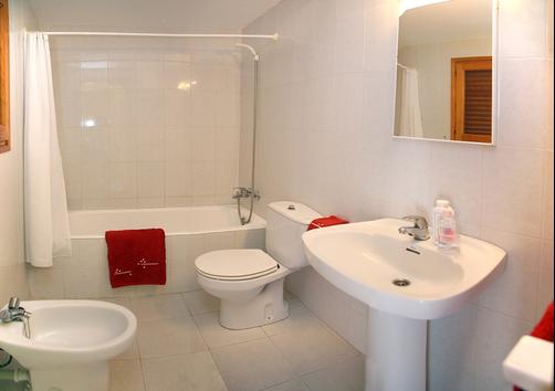 Hotel Apartamentos Marina Playa - San Antonio de Portmany - Bathroom
