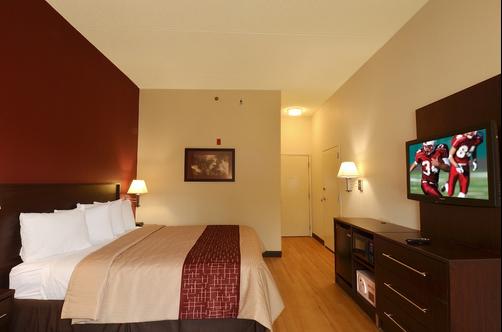 Red Roof Plus+ San Antonio Downtown - Riverwalk - San Antonio - Bedroom