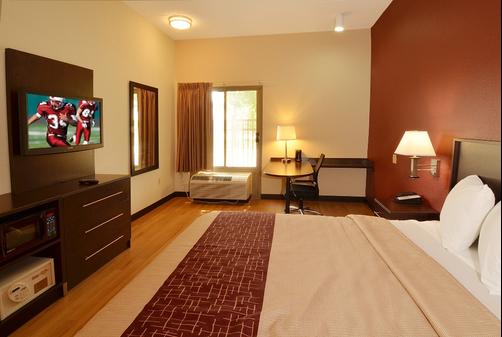 Red Roof Plus+ San Antonio Downtown - Riverwalk - San Antonio - Bedroom