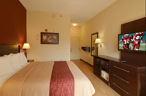 Red Roof Plus+ San Antonio Downtown - Riverwalk - San Antonio - Bedroom