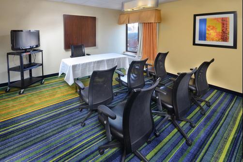 Fairfield Inn and Suites by Marriott Winston-Salem Hanes Mall - Winston Salem - Conference room