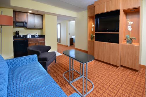 Fairfield Inn and Suites by Marriott Winston-Salem Hanes Mall - Winston Salem - Bedroom