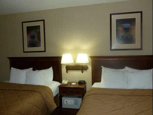 Centerstone Inn & Suites - Maquoketa