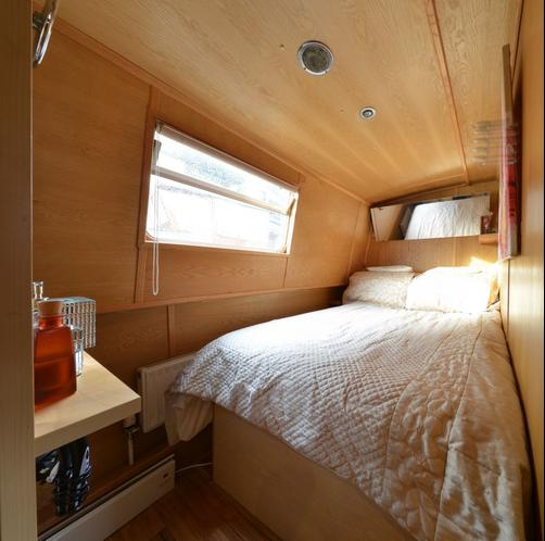The Four Sisters Boatel (Houseboat) - Edinburgh - Bed