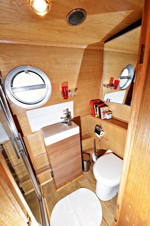 The Four Sisters Boatel (Houseboat) - Edinburgh - Bathroom