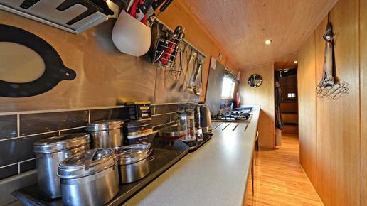 The Four Sisters Boatel (Houseboat) - Edinburgh - Kitchen