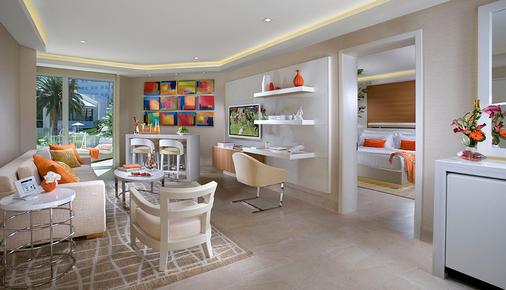 Tropicana Las Vegas - a DoubleTree by Hilton Hotel - Las Vegas - Bedroom