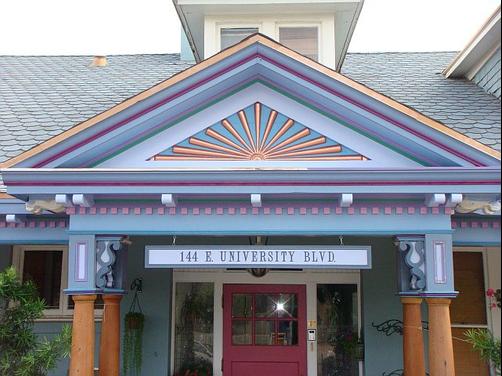 The Big Blue House Inn Boutique Hotel - Tucson - Building
