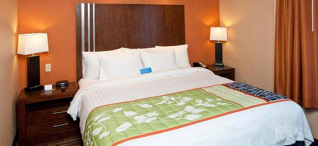 Fairfield Inn and Suites by Marriott San Francisco Airport Millbrae - Millbrae - Bedroom