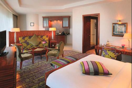 Moevenpick Tower & Suites Doha - Doha - Bedroom