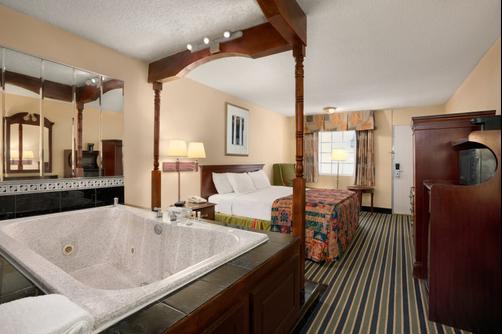 Days Inn Towson - Towson - Bedroom