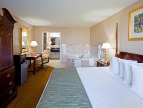 Days Inn & Suites Lancaster - Lancaster - Bedroom