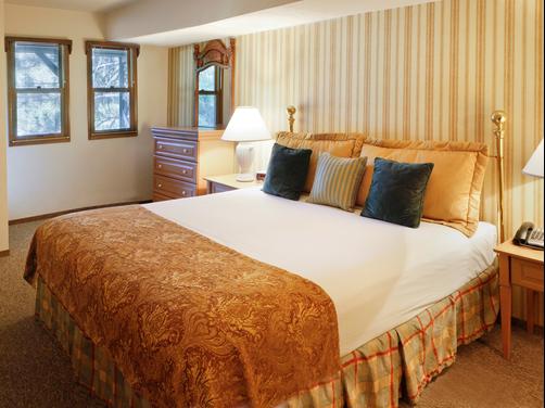 Mountain Retreat Resort - Arnold - Bedroom