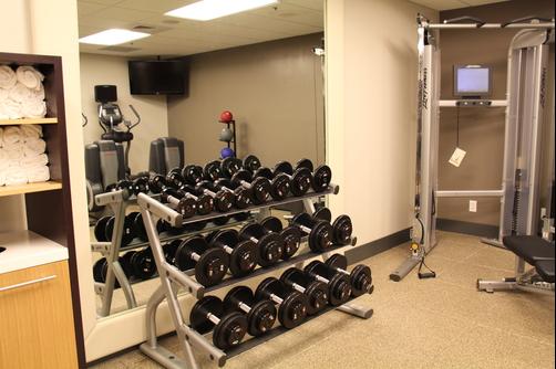 Fresno Hotel and Conference Center - Fresno - Gym