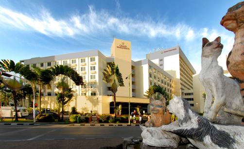 Grand Margherita Hotel - Kuching - Building