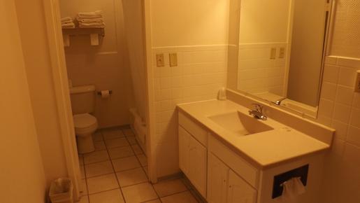 Hills Inn - Hot Springs - Bathroom