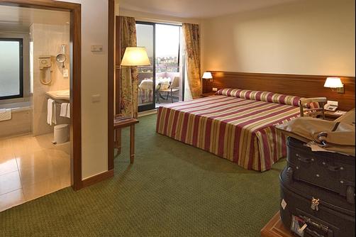 Hotel Real Parque - Lisbon - Bedroom