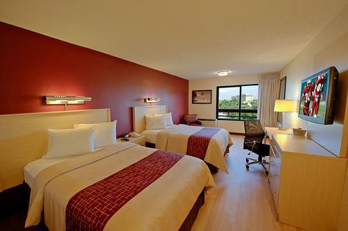 Red Roof Plus+ Miami Airport - Miami - Bedroom